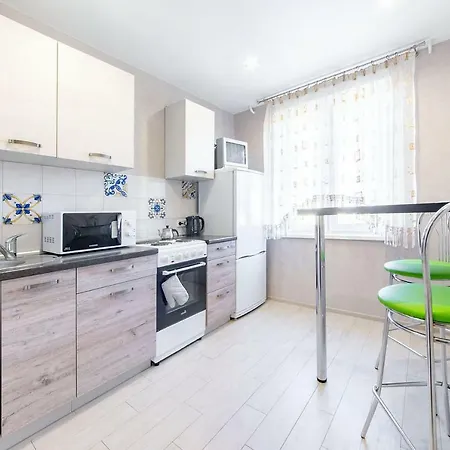 Kvartira Studiia U Mietro Grushievka Apartment